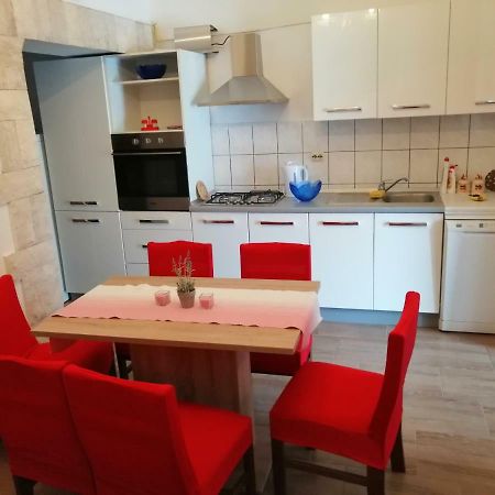 Apartman Tea Apartment พูลา ภายนอก รูปภาพ