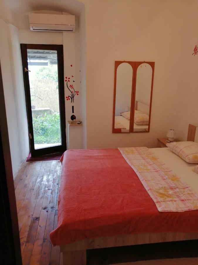 Apartman Tea Apartment พูลา ภายนอก รูปภาพ