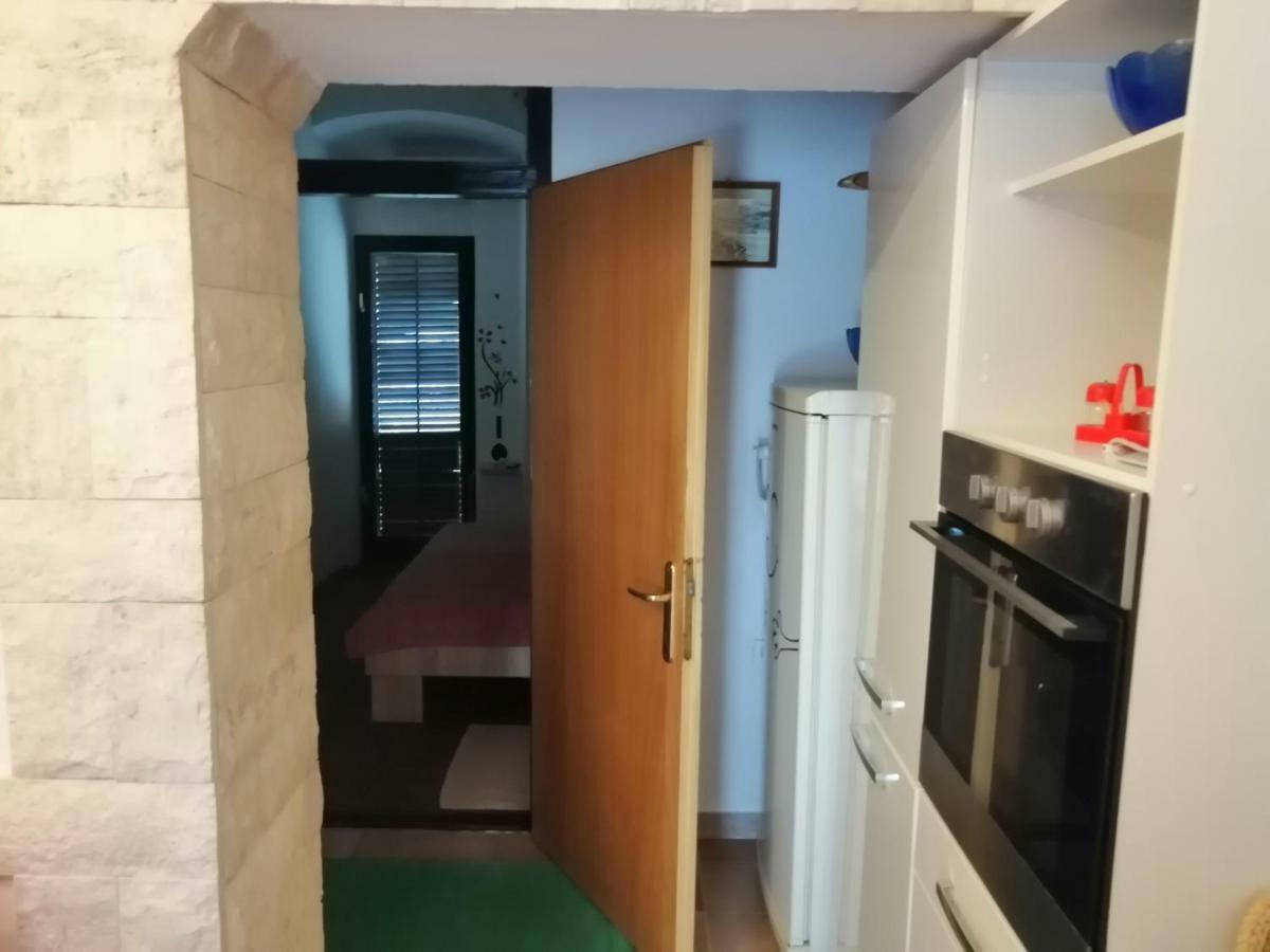 Apartman Tea Apartment พูลา ภายนอก รูปภาพ